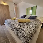 Apartment Apartmaniinprimosten
