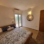 Apartmaniinprimosten Apartment *